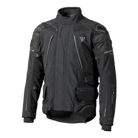 Triumph Gore-Tex® Mc-Jacka Alder Svart med robust design, justerbara ärmar och flera fickor för optimal funktionalitet.