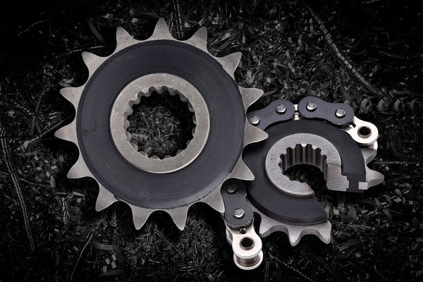 PBR Steel Noise-Free Front Sprocket 2178 - 525 2178G 16 18 NC med ljuddämpande design, visad med kedja och detaljerad tandprofil.