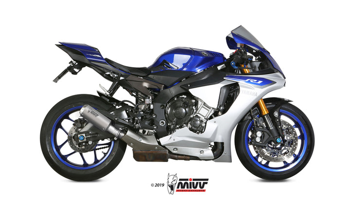 Yamaha MT-10 utrustad med MIVV MK3 ljuddämpare i borstat rostfritt stål, modell 00.73.Y.050.LM3X. Sportig design för optimal prestanda.