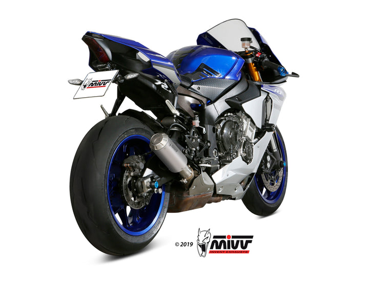 Bakre vy av Yamaha MT-10 med installerad MIVV MK3 ljuddämpare i rostfritt stål, artikelnummer 00.73.Y.050.LM3X. Stilren och kraftfull avgassystemlösning.