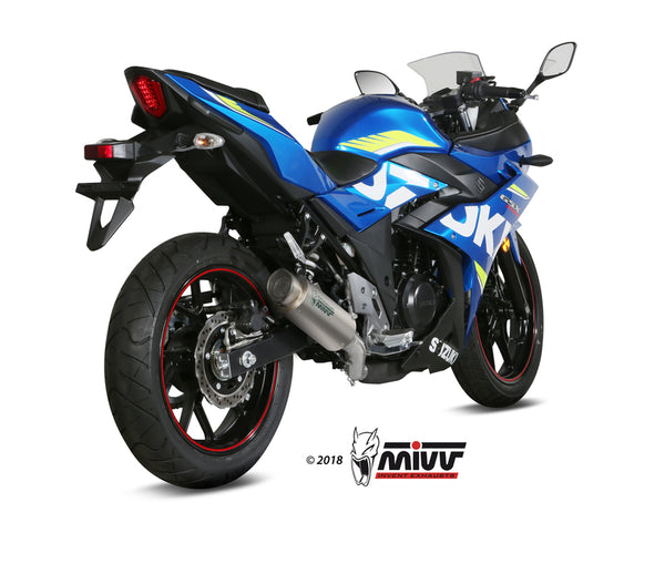 MIVV GP Pro Titanium ljuddämpare med rostfritt ståländstycke monterad på Suzuki GSX250R S.054.L6P, bakifrån i vinkel.