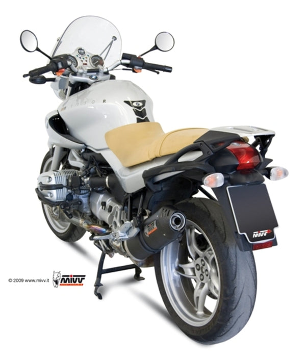 MIVV Oval Carbon Cap Slip-On Carbon monterad på BMW R1150 R, bakifrån med fokus på avgassystemet. Perfekt reservdel inom ACC. EXHAUST.
