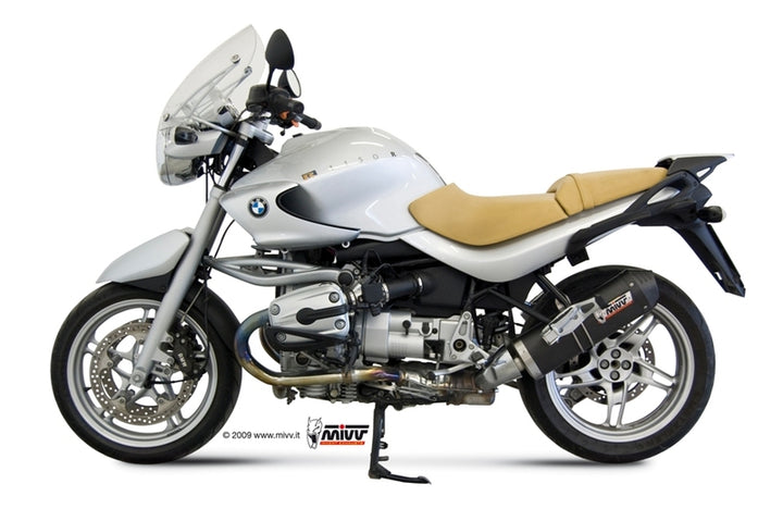 Sidovy av BMW R1150 R med MIVV Oval Carbon Cap Slip-On Carbon installerad. Stilren design för fordonstillbehör och reservdelar.