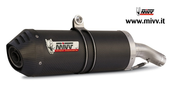 Närbild på MIVV Oval Carbon Cap Slip-On Carbon avgassystem, modell 00.73.B.009.LEC. Högpresterande tillbehör för motorcyklar.