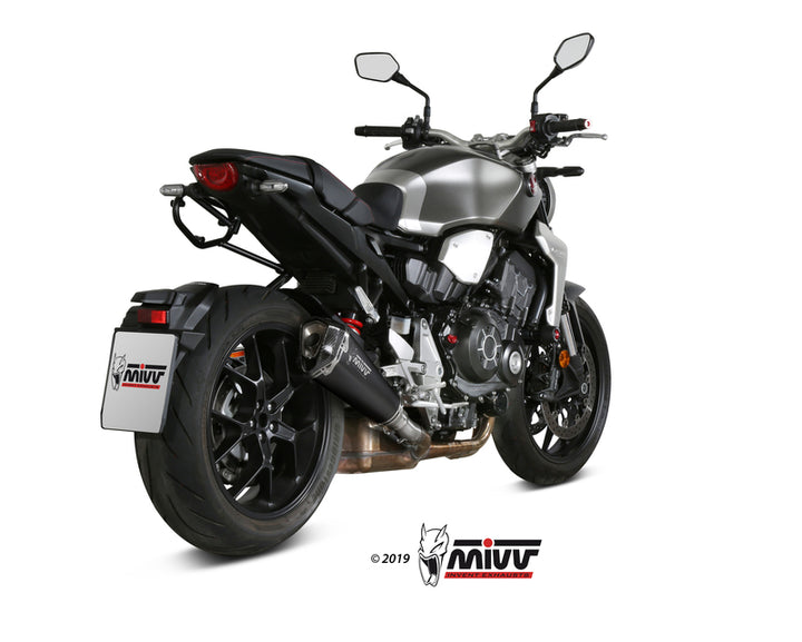 Bakifrån vy av Honda CB1000R med installerad MIVV Delta Race ljuddämpare i svart stål och kolfiber, artikelnummer 00.73.H.068.LDRB.