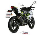 Bakre vy av Kawasaki Ninja 125 med installerad MIVV GP Pro Muffler Steel Black, optimerad för stil och förbättrad avgasprestanda.