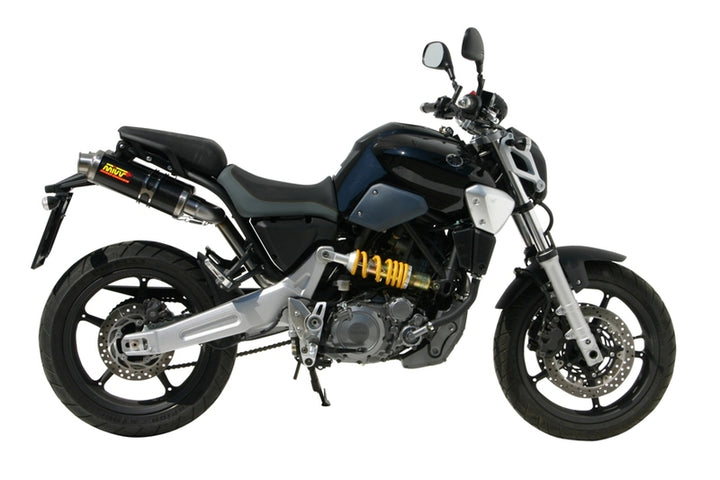 Yamaha MT-03 utrustad med MIVV GP Carbon Double Slip-On 00.73.UY.025.L2S, visad från sidan med sportigt avgassystem i kolfiber.