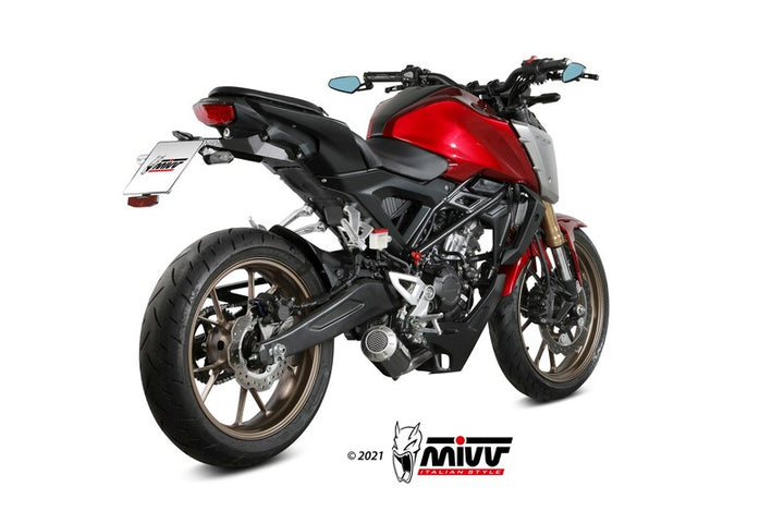 MIVV MK3 Full Exhaust System i kolfiber/rostfritt stål monterad på Honda CB125R H.078.SM3C, bakifrån med fokus på avgassystemets passform.