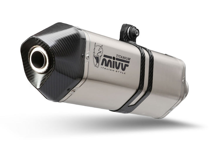 Närbild på MIVV Speed Edge Slip-On Muffler i rostfritt stål för Aprilia Tuareg 660 A.017.LRT. Högkvalitativt avgassystem med kolfiberdetaljer.