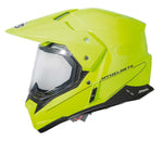 Sidovy av MT Helmets Adventure Mc-Hjälm Synchrony DS Flu med robust konstruktion och ventilationsöppningar.