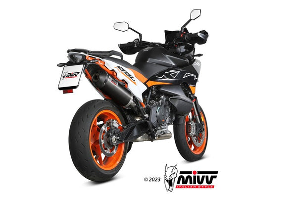 MIVV Oval Silencer KT.021.LVC monterad på KTM-motorcykel, bakifrån med orange fälgar. Perfekt avgassystem för sportig prestanda.