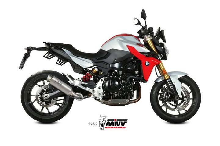 Sidovy av BMW F900R utrustad med MIVV GP Pro Silencer Titanium/Stainless Steel B.038.L6P. Premium avgassystem för motorcykelprestanda.