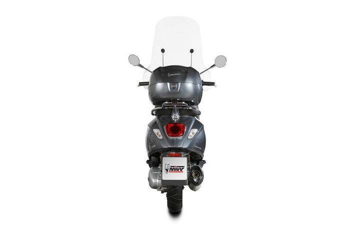 Bakre vy av Vespa utrustad med MIVV Mover Full Exhaust System MV.PG.0007.LV, perfekt för ACC. EXHAUST och reservdelar online.