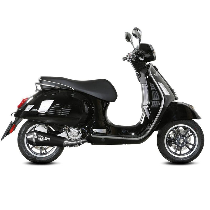 Sidovy av svart Vespa GTS med MIVV Delta Race Silencer P.009.LDRB installerad, perfekt för ACC. EXHAUST och fordonstillbehör.