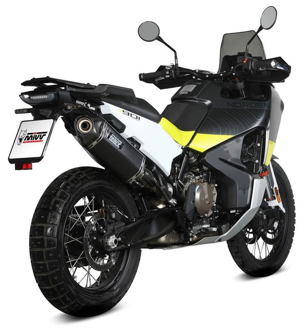 MIVV Silencer Speed Edge HU.002.LRB monterad på en Husqvarna Norden 901, visad bakifrån med fokus på avgassystemet. Perfekt reservdel inom ACC. EXHAUST.