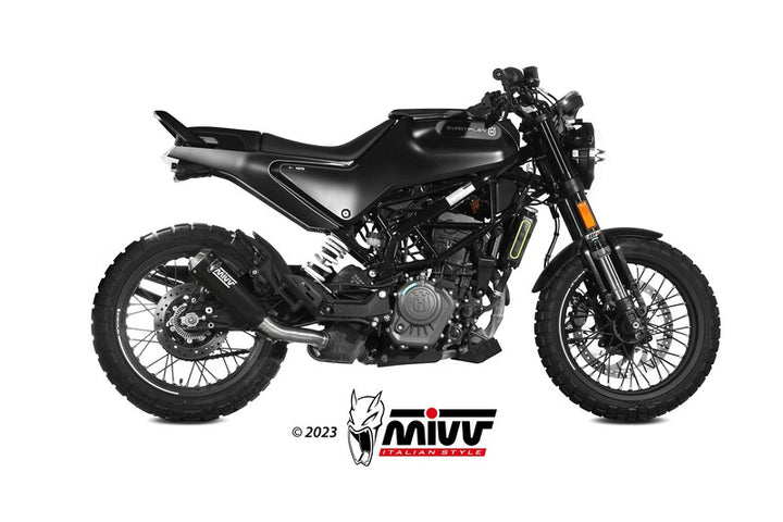 Sidovy av motorcykel utrustad med MIVV X-M1 Silencer HU.005.LC4B, högpresterande avgassystem för fordonstillbehör och reservdelar.