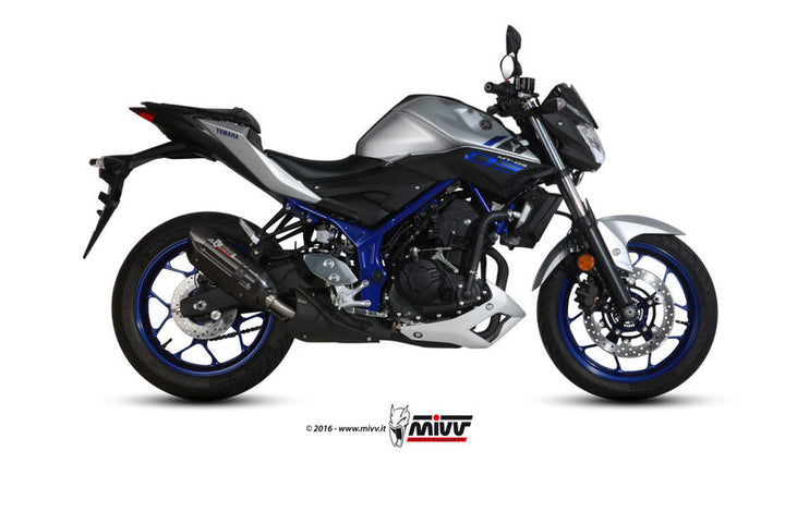 MIVV Suono Silencer Y.055.L9 monterad på Yamaha motorcykel, sportig design för förbättrad prestanda inom reservdelar och tillbehör.