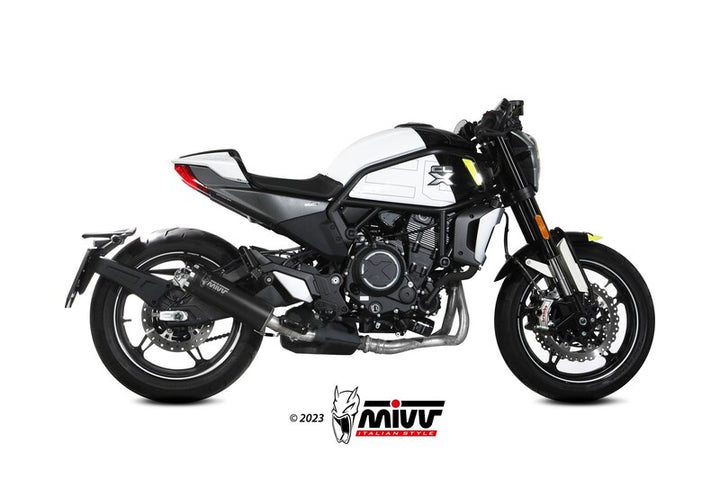 MIVV HR-1 Silencer CF.003.LH1BA installerad på motorcykel, sidosyn från vänster. Premium avgassystem inom ACC. EXHAUST och reservdelar.