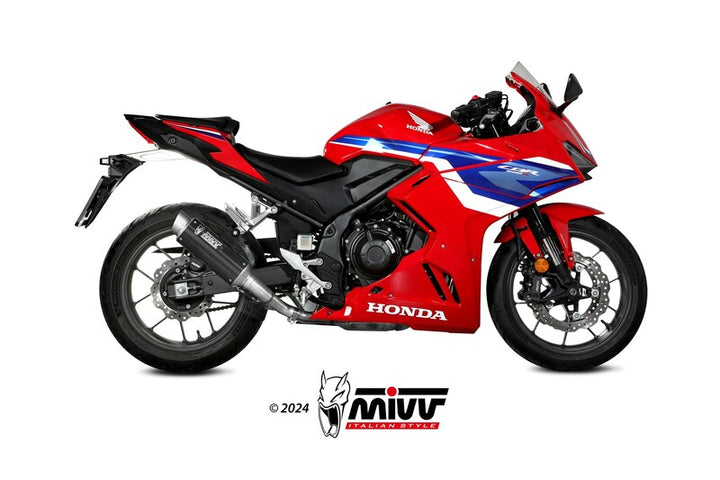 MIVV GP Pro Silencer H.093.L2P installerad på Honda sportmotorcykel, sedd från sidan. Kolfiberljuddämpare för racing och gatubruk.